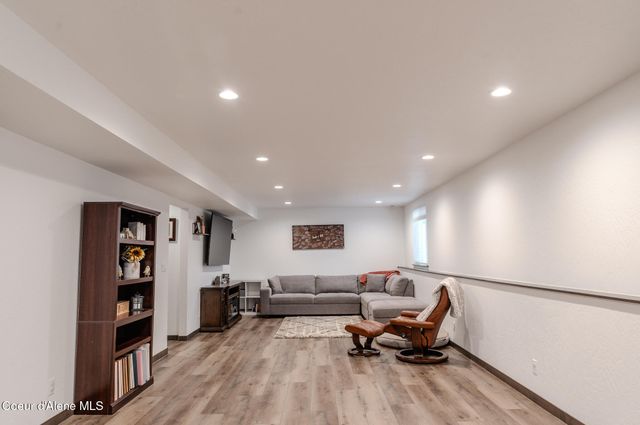 296 W TENNESSEE AVE, Post Falls, ID 83854