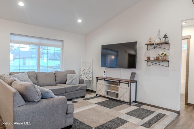 296 W TENNESSEE AVE, Post Falls, ID 83854