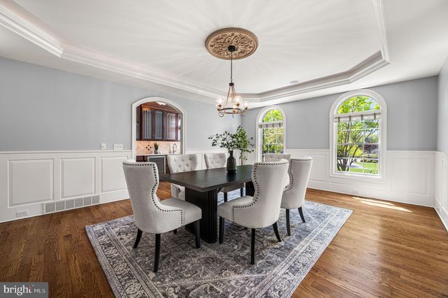 26 COLONIAL DR, West Chester, PA 19382