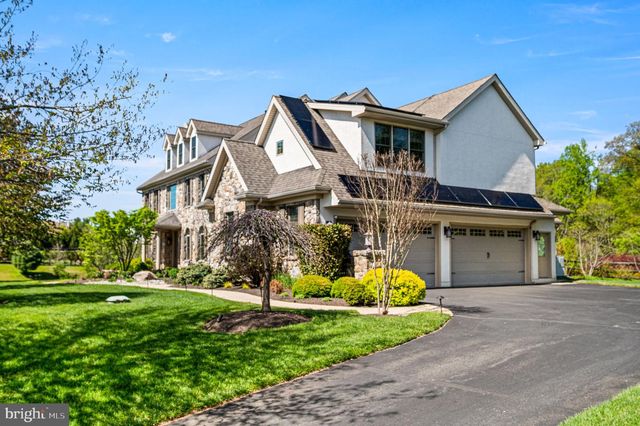 26 COLONIAL DR, West Chester, PA 19382