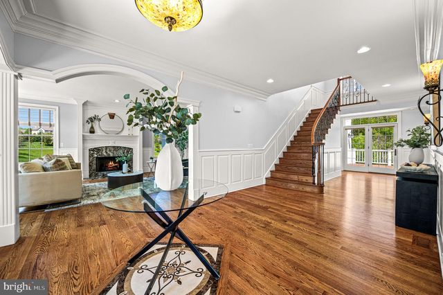 26 COLONIAL DR, West Chester, PA 19382