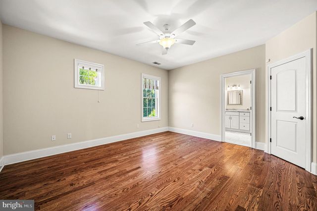 26 COLONIAL DR, West Chester, PA 19382