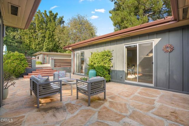 1025 Nithsdale Road, Pasadena, CA 91105