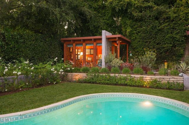 1025 Nithsdale Road, Pasadena, CA 91105