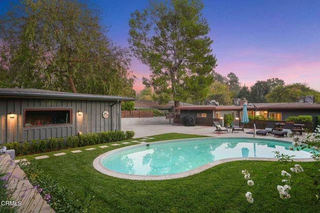 1025 Nithsdale Road, Pasadena, CA 91105