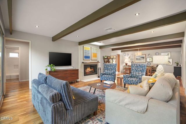 1025 Nithsdale Road, Pasadena, CA 91105