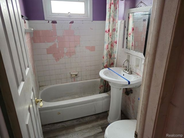 1627 Blackberry Lane, Flint, MI 48507