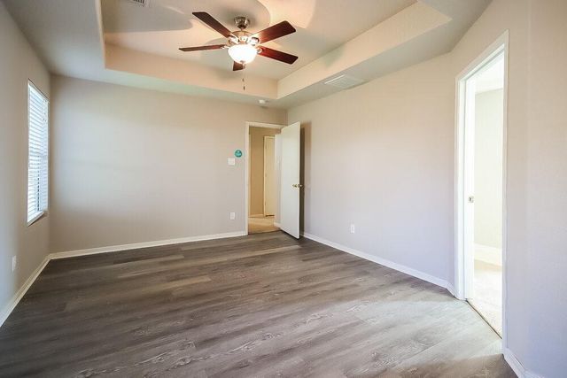 18407 Knob Hill Lake Lane, Humble, TX 77346