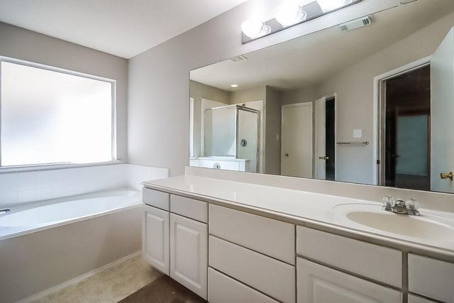 18407 Knob Hill Lake Lane, Humble, TX 77346