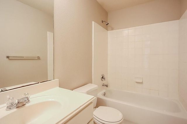 18407 Knob Hill Lake Lane, Humble, TX 77346