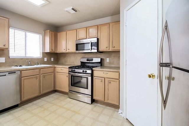 18407 Knob Hill Lake Lane, Humble, TX 77346