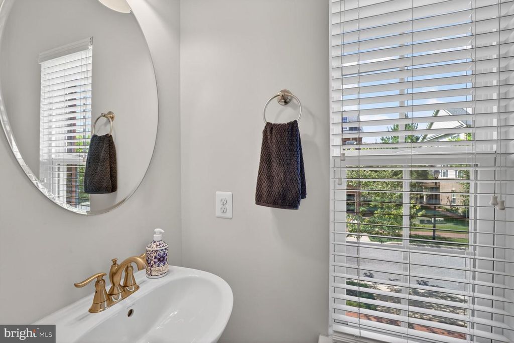 Image 11 of property listing at 15515 SUNNINGDALE PL, Upper Marlboro, MD 20774