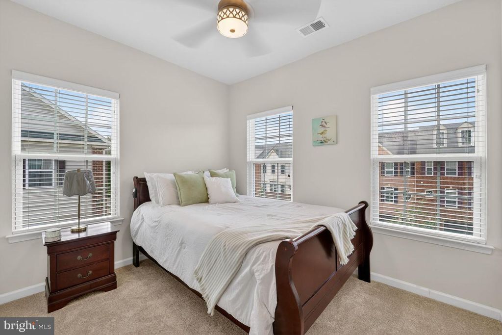 Image 31 of property listing at 15515 SUNNINGDALE PL, Upper Marlboro, MD 20774
