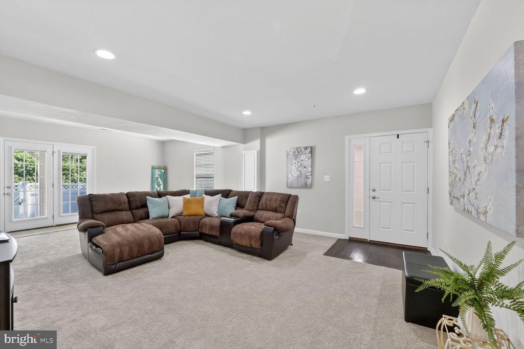 Image 4 of property listing at 15515 SUNNINGDALE PL, Upper Marlboro, MD 20774