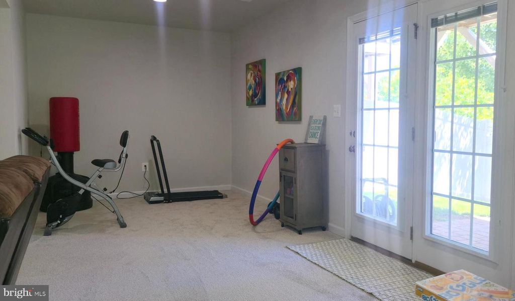 Image 7 of property listing at 15515 SUNNINGDALE PL, Upper Marlboro, MD 20774