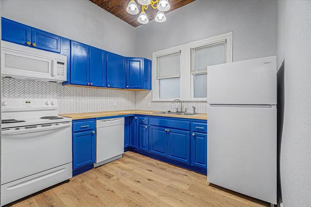 1827 Avenue O 2, Galveston, TX 77550