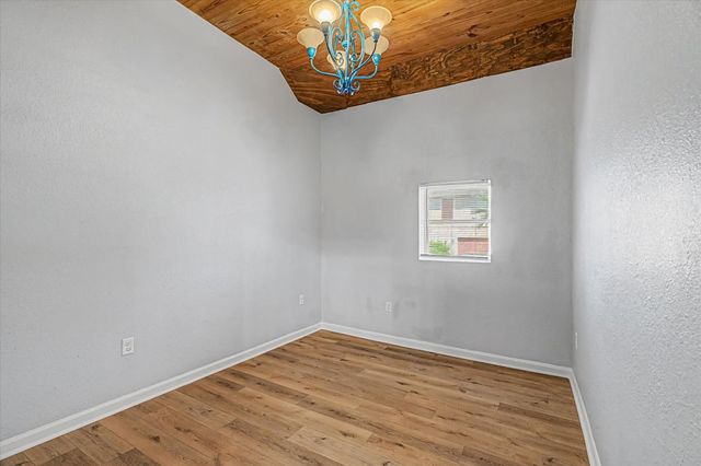 1827 Avenue O 2, Galveston, TX 77550