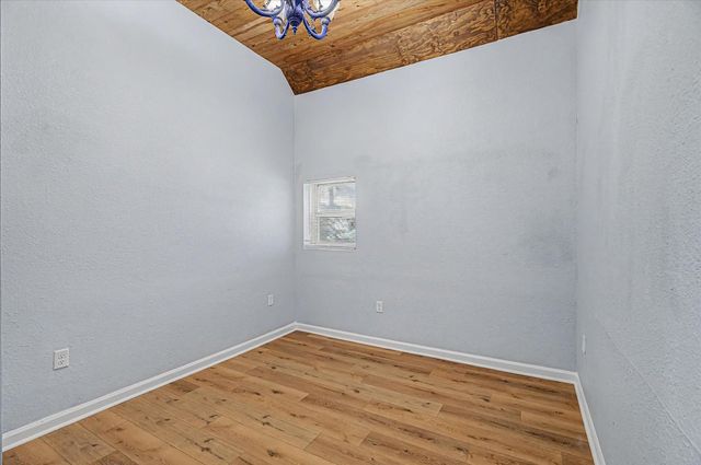 1827 Avenue O 2, Galveston, TX 77550