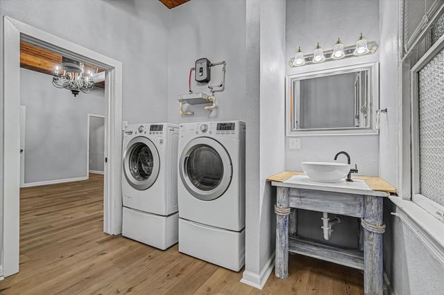 1827 Avenue O 2, Galveston, TX 77550