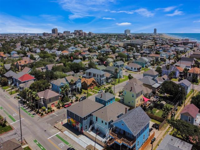 1827 Avenue O 2, Galveston, TX 77550