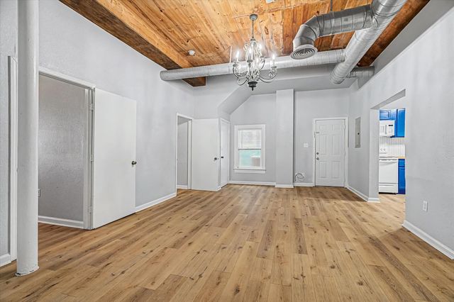 1827 Avenue O 2, Galveston, TX 77550