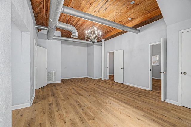 1827 Avenue O 2, Galveston, TX 77550