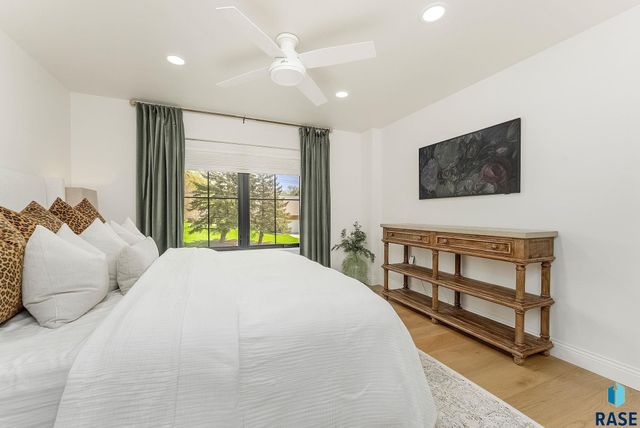 2841 E Old Orchard Trl Trail, Sioux Falls, SD 57103