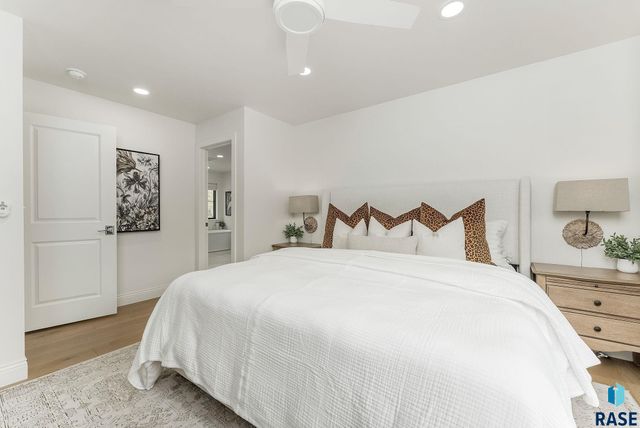 2841 E Old Orchard Trl Trail, Sioux Falls, SD 57103