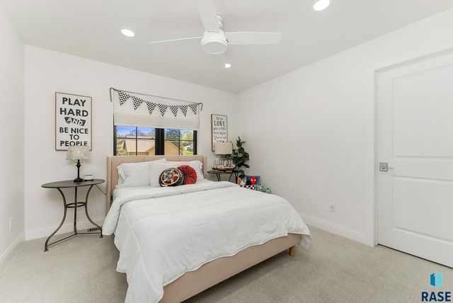 2841 E Old Orchard Trl Trail, Sioux Falls, SD 57103