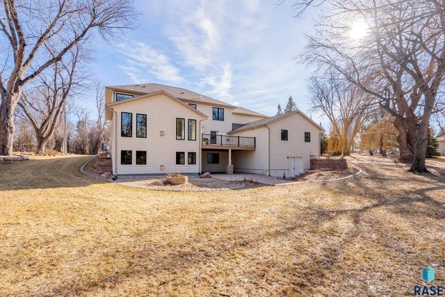 2841 E Old Orchard Trl Trail, Sioux Falls, SD 57103