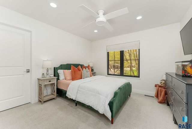 2841 E Old Orchard Trl Trail, Sioux Falls, SD 57103