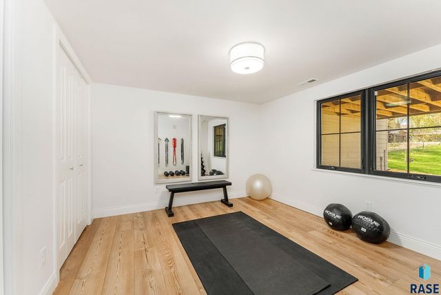 2841 E Old Orchard Trl Trail, Sioux Falls, SD 57103