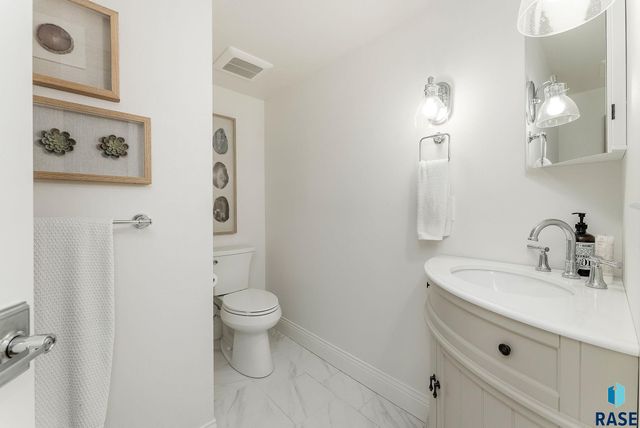 2841 E Old Orchard Trl Trail, Sioux Falls, SD 57103