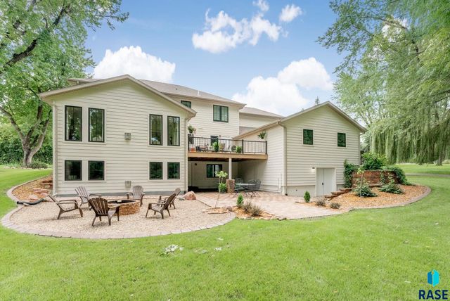 2841 E Old Orchard Trl Trail, Sioux Falls, SD 57103