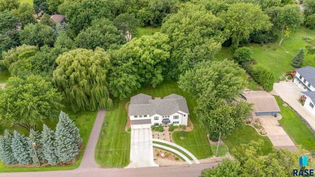 2841 E Old Orchard Trl Trail, Sioux Falls, SD 57103