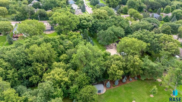 2841 E Old Orchard Trl Trail, Sioux Falls, SD 57103