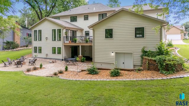 2841 E Old Orchard Trl Trail, Sioux Falls, SD 57103