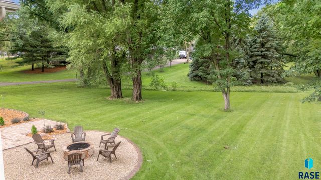 2841 E Old Orchard Trl Trail, Sioux Falls, SD 57103