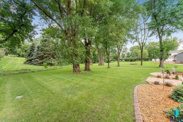 2841 E Old Orchard Trl Trail, Sioux Falls, SD 57103