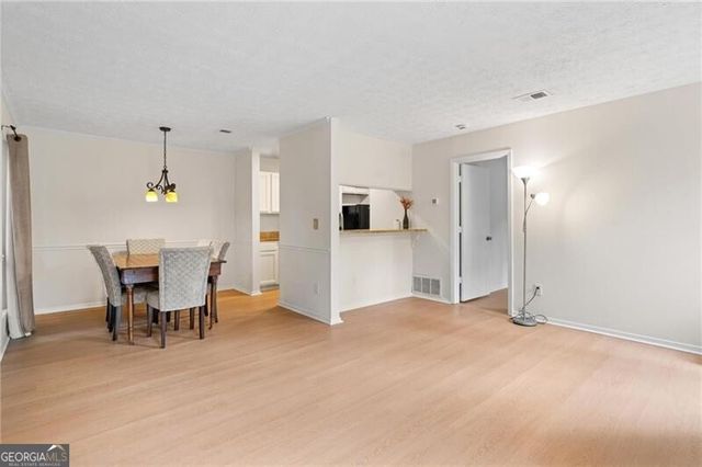 1114 Mcclelen Way, Decatur, GA 30033