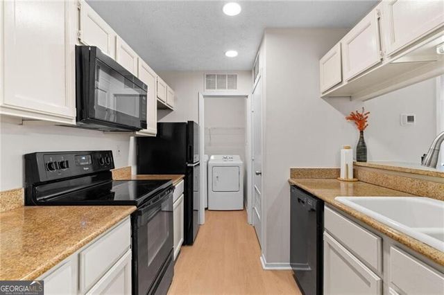 1114 Mcclelen Way, Decatur, GA 30033