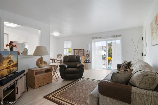 1004 Unicorn Way 2, Clifton City, NJ 07011