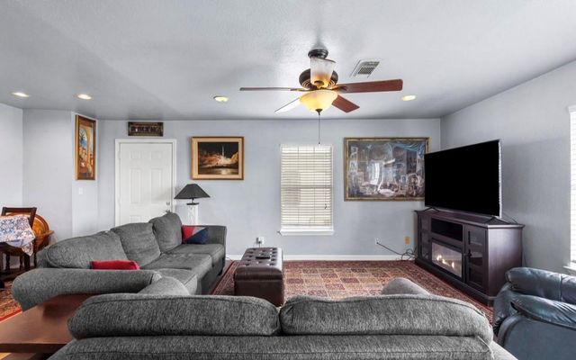 620 6th Street, Dickinson, TX 77539