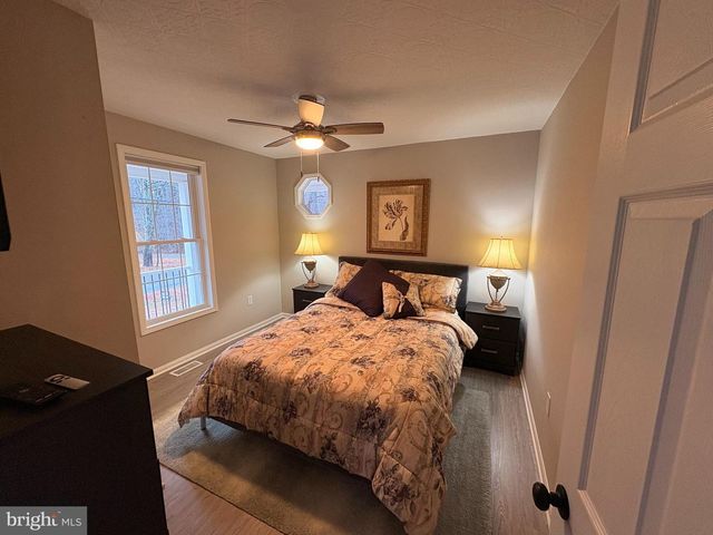 1077 N INDEPENDENCE DR, Montross, VA 22520