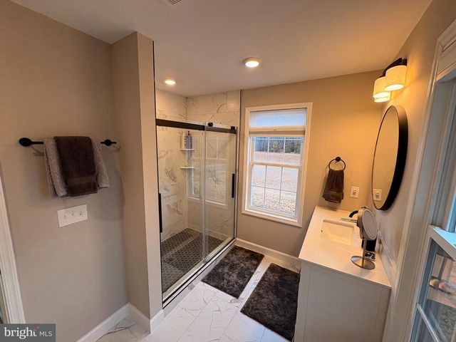 1077 N INDEPENDENCE DR, Montross, VA 22520