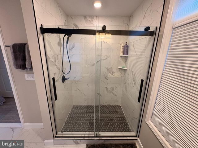 1077 N INDEPENDENCE DR, Montross, VA 22520