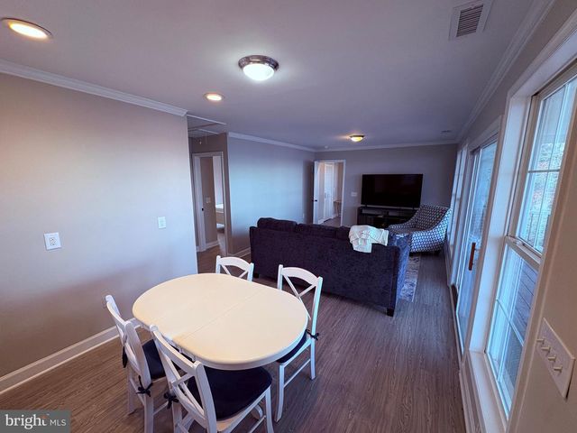 1077 N INDEPENDENCE DR, Montross, VA 22520