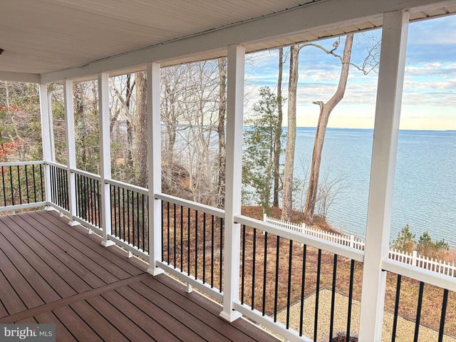 1077 N INDEPENDENCE DR, Montross, VA 22520