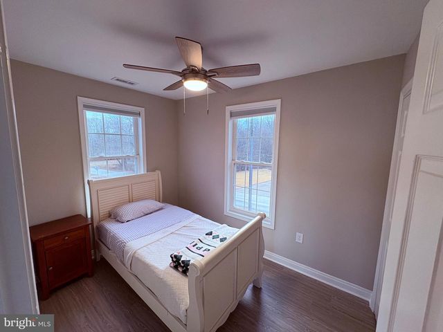 1077 N INDEPENDENCE DR, Montross, VA 22520