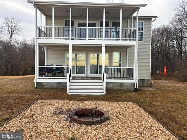 1077 N INDEPENDENCE DR, Montross, VA 22520